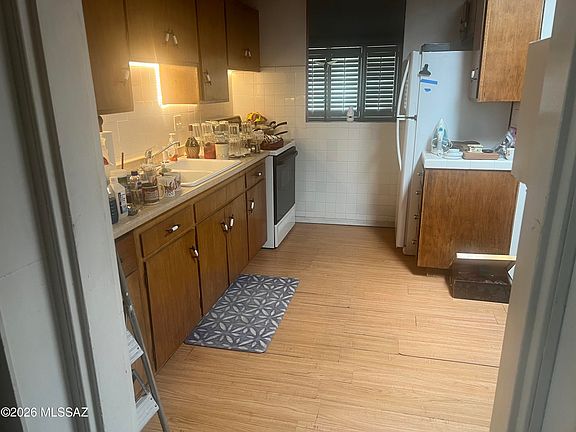 3rd image of 4743 N Geronimo Ave