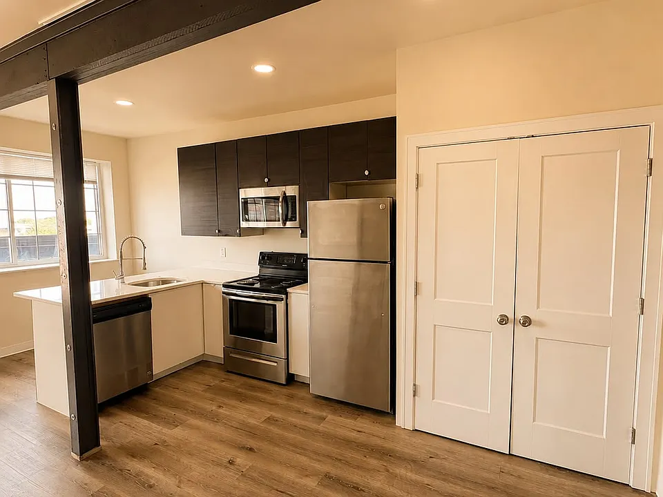 Elaine Lofts