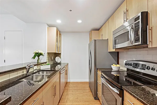 Sold by Nest Seekers New Jersey LLC | media 18