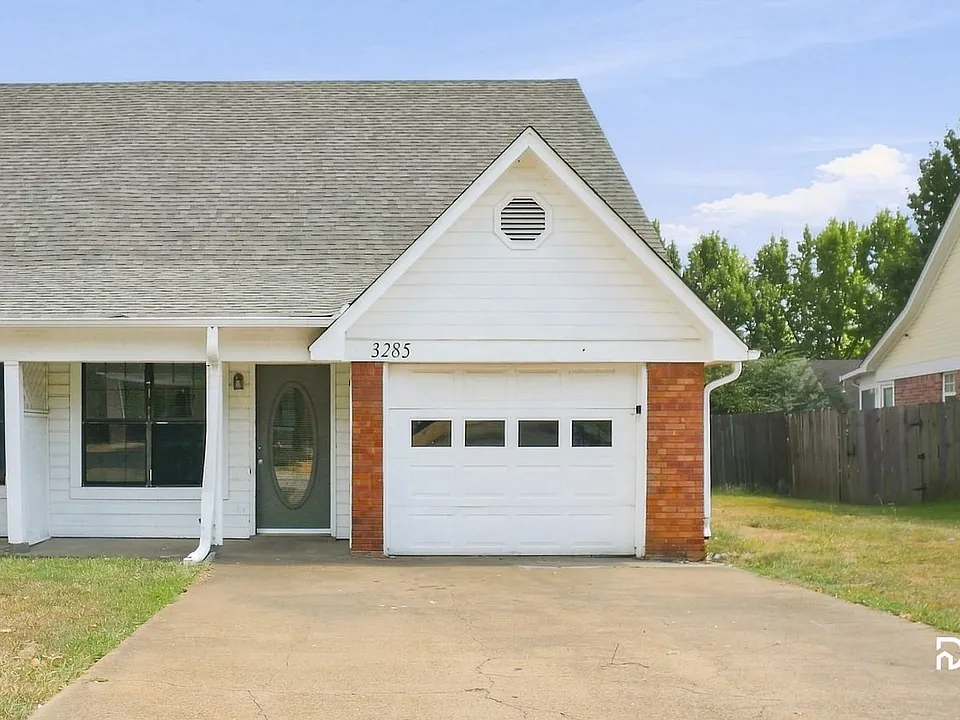 3285 Edenshire Ln