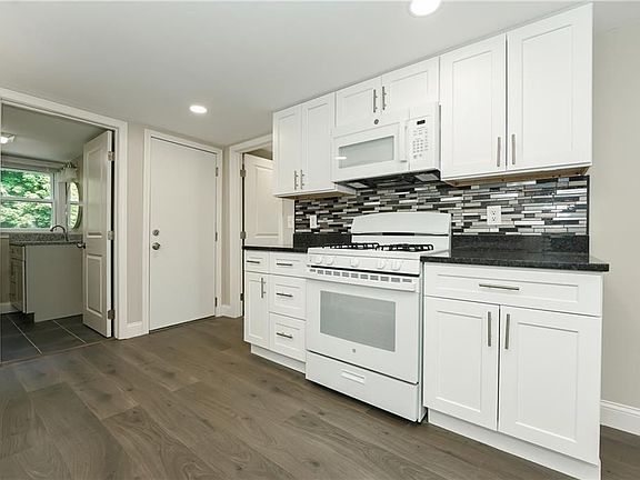 3rd image of 71 Saint Elizabeth St Unit 2
