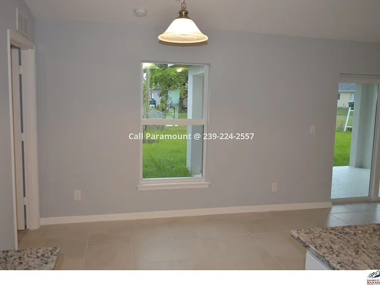 1127 NE 10th St — Photo 5