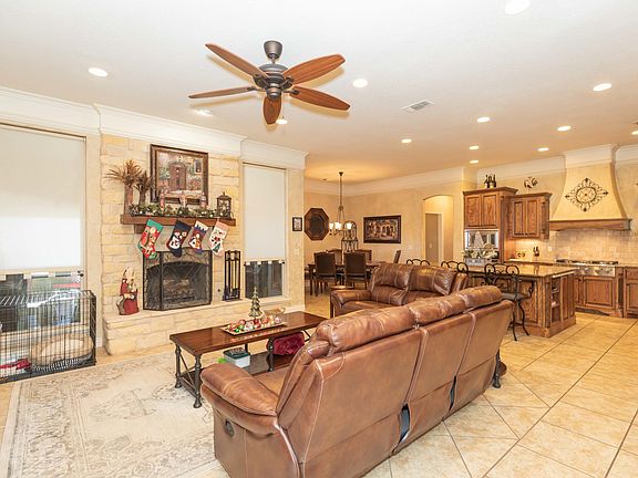 4th image of 6705 Silverbell Ln