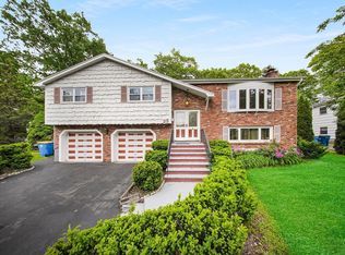 25 Gloversbrook Rd, Randolph, MA 02368