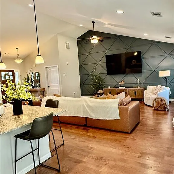 320 Cranmore Pl — Photo 3