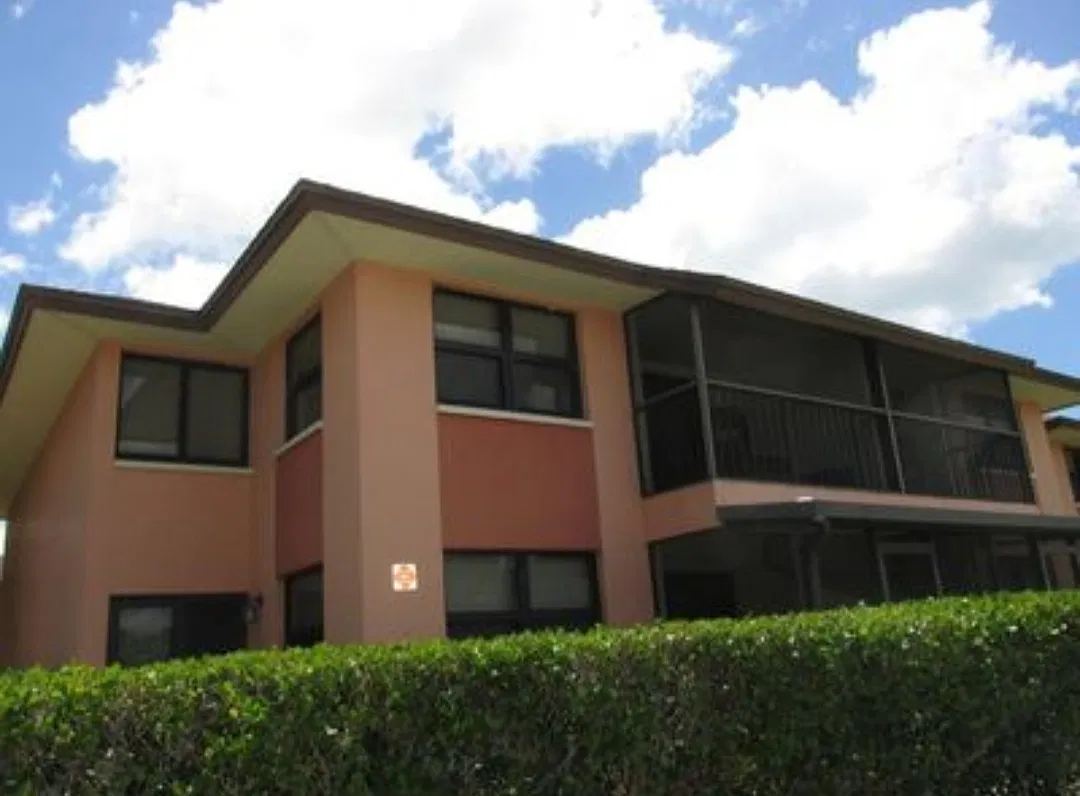 2 bed, 966 sqft, $1,800 — Photo 1