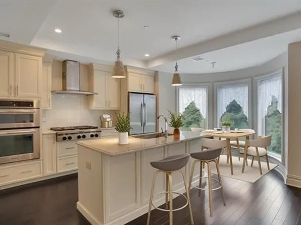 55 Eton Row image 2 of 26