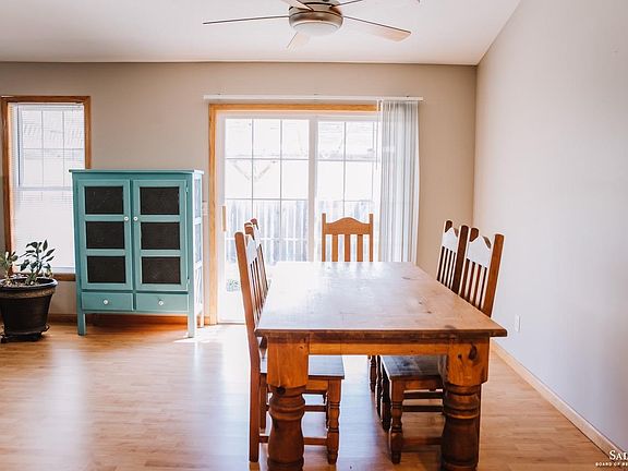 4th image of 1230 Republic Cir