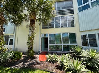 105 Wellington E #105, West Palm Beach, FL 33417