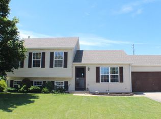 1035 Pheasant Dr, Genoa City, WI 53128