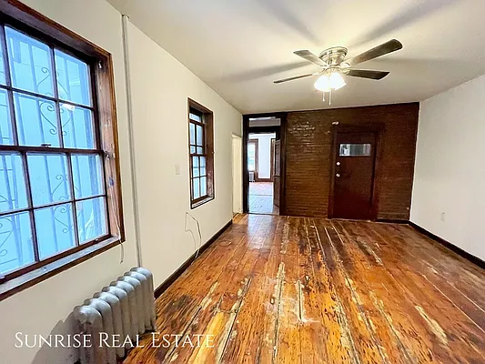 Rented by Sunrise Real Estate | media 17