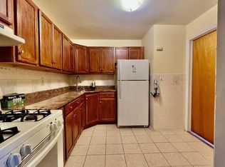 305 College Dr, Edison, NJ 08817