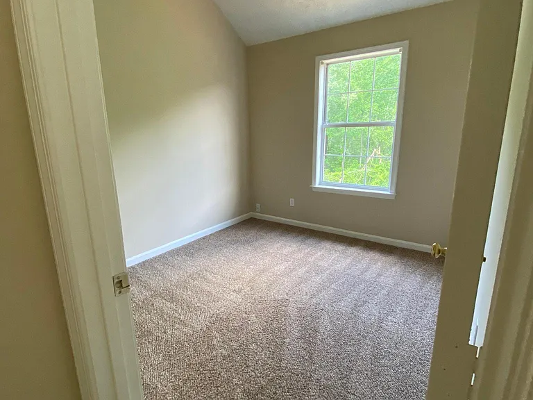 402 Dundee Pl — Photo 16
