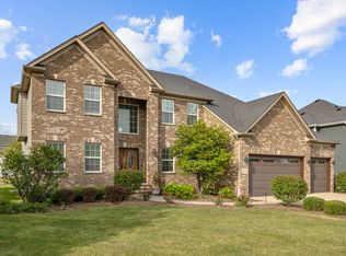 4019 Chinaberry Ln, Naperville, IL 60564