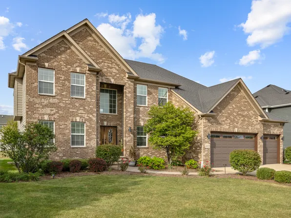 4019 Chinaberry Ln, Naperville, IL 60564