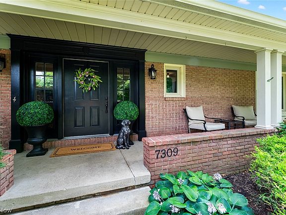 3rd image of 7309 Oak Dr