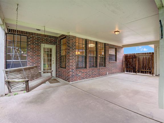 3rd image of 22122 Bay Spring Dr