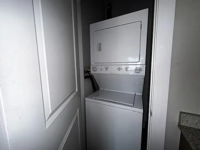 1 bed, 725 sqft, $2,150 — Photo 4