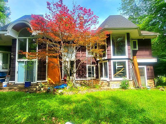 3rd image of 28 Colburn Drive