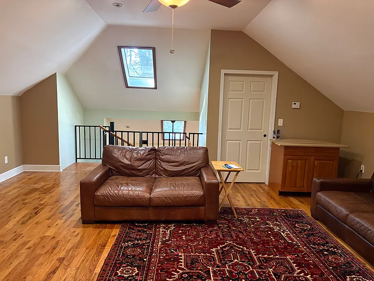 1337 Oak St SW — Photo 16
