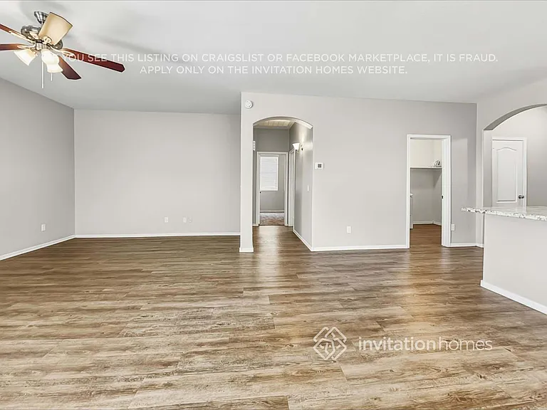 6914 S 37th Gln — Photo 3