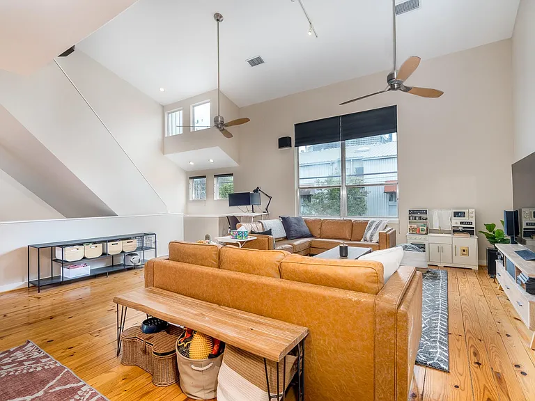 1304 Arthur St — Photo 4