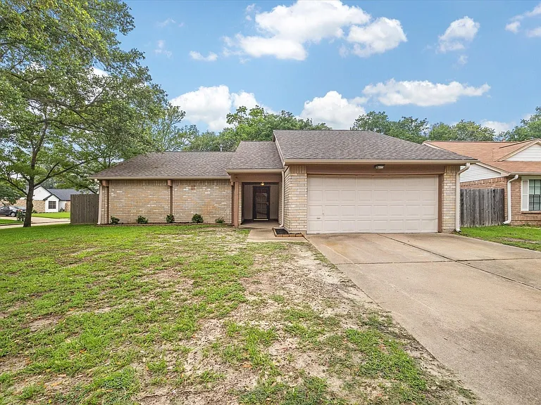 1534 Valley Landing Dr — Photo 1