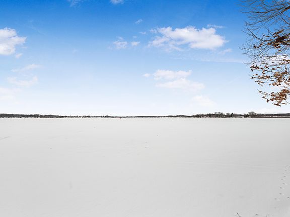2nd image of 10591 Lake Dr