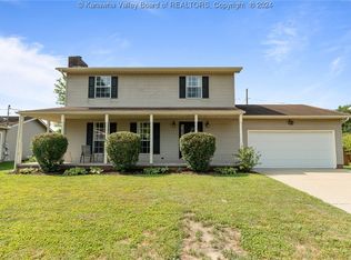 319 Sunset Dr, Hurricane, WV 25526