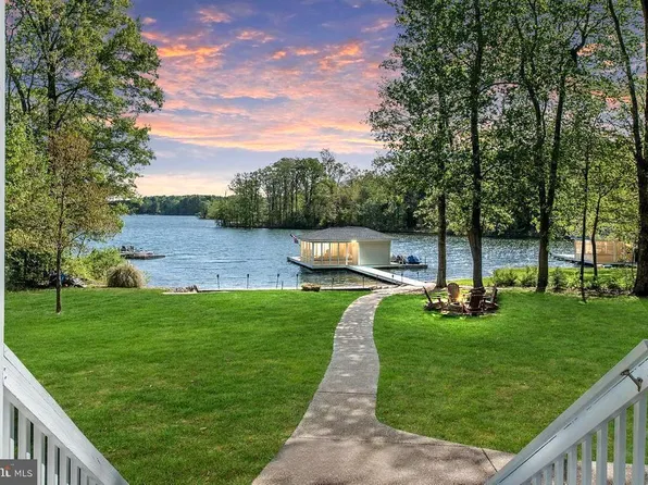 326 Anna Highview Dr, Bumpass, VA 23024