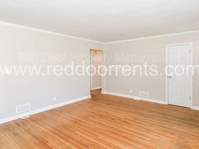 4930 N Illinois St — Photo 7
