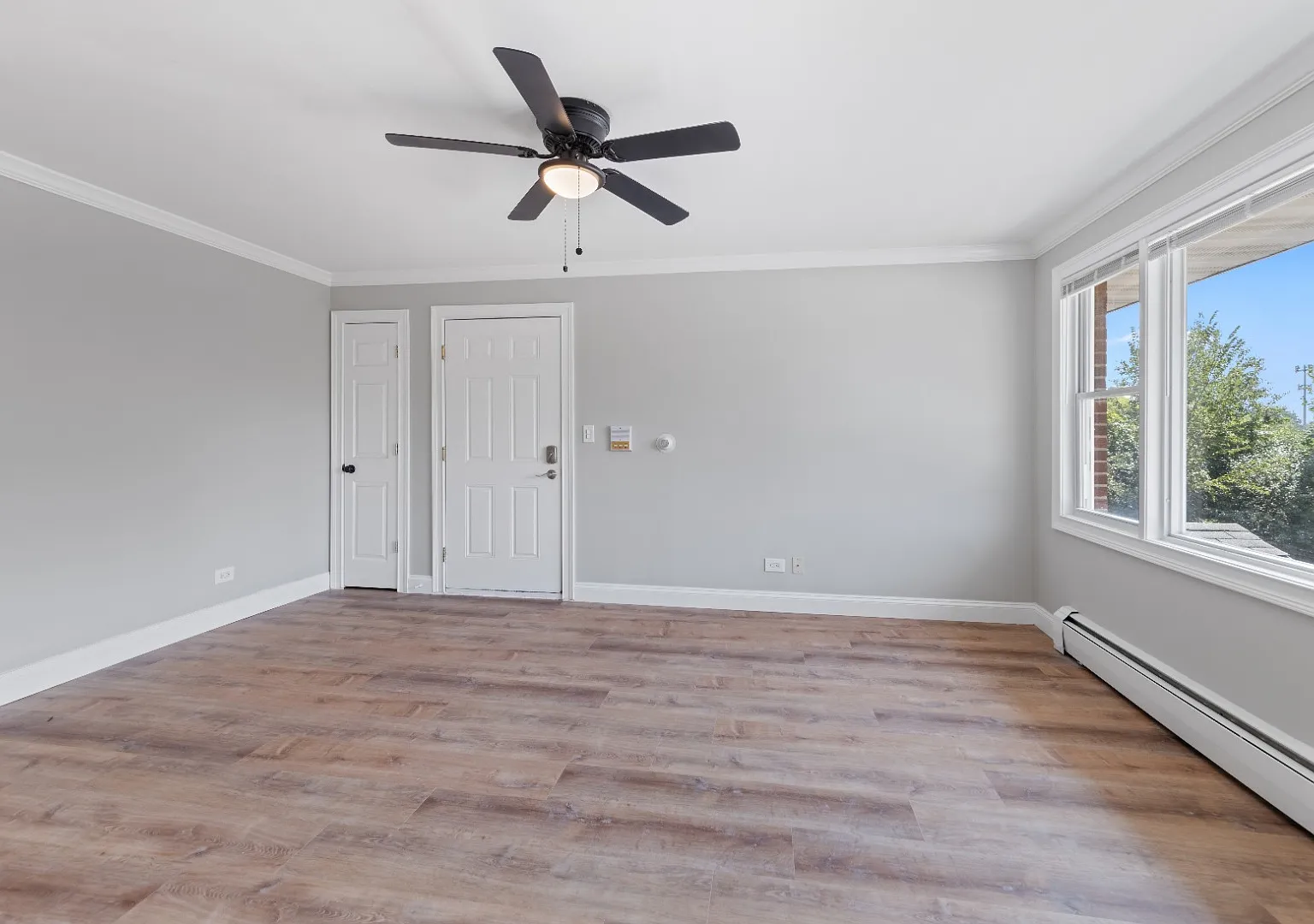 Updated 2 Bed in Lake Bluff | Parking Included | Pet Friendly | Top Schools — Photo 2