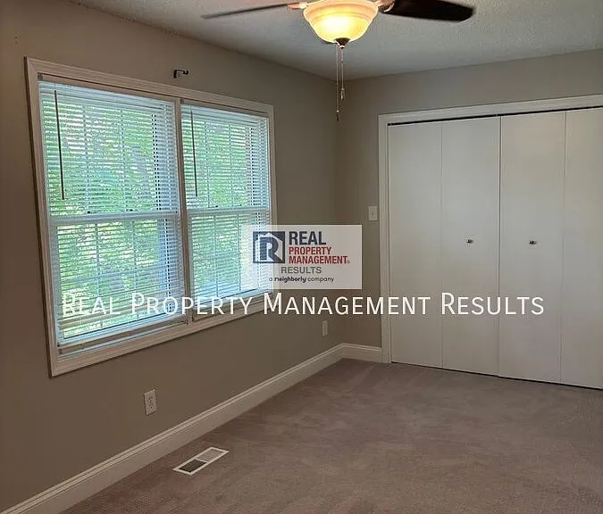 114 Olde Newburgh Dr — Photo 14