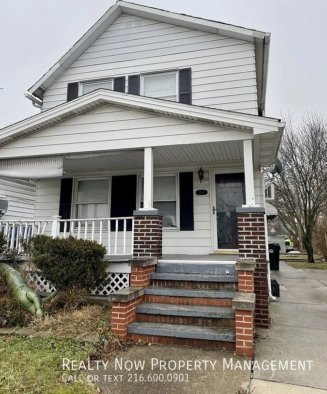 2 bed, 850 sqft, $925 — Photo 1