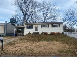 4105 Malus Dr, Saint Louis, MO 63125