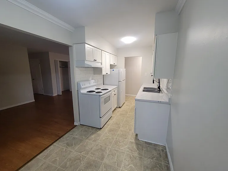 157 Prince St #5 — Photo 8