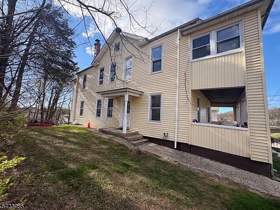3rd image of 412 N Main St