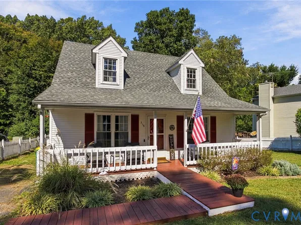 318 Bull Run Dr, Hopewell, VA 23860