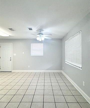 5th image of 303 E Josephine St
