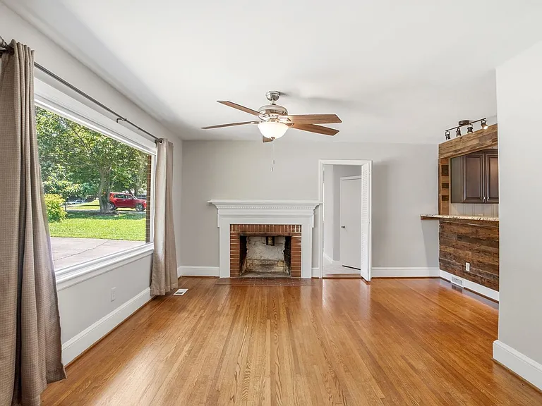 1230 Roanoke Ave — Photo 5