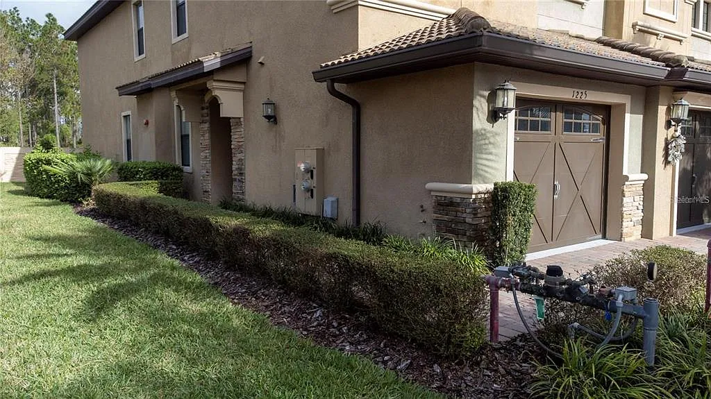 2 bed, 2.0 bath, 1409 sqft, $2,000 — Photo 3
