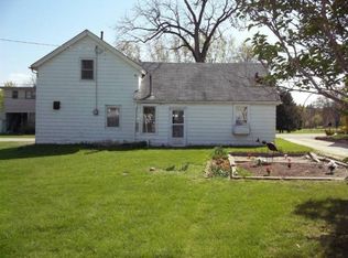 6094 Water St, Burlington, WI 53105