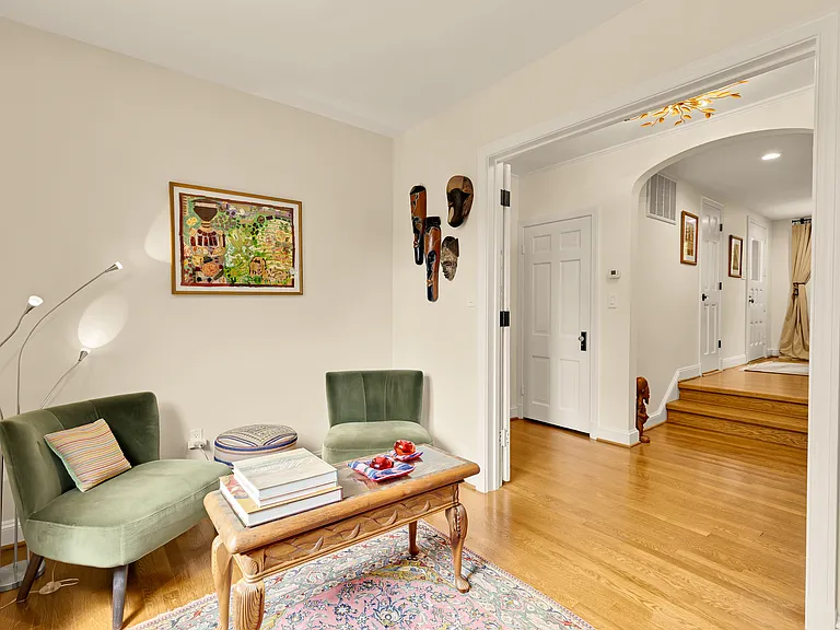 3111 Chain Bridge Rd NW — Photo 27