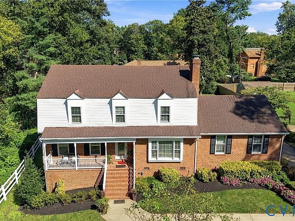 3rd image of 8307 Wallingford Ln