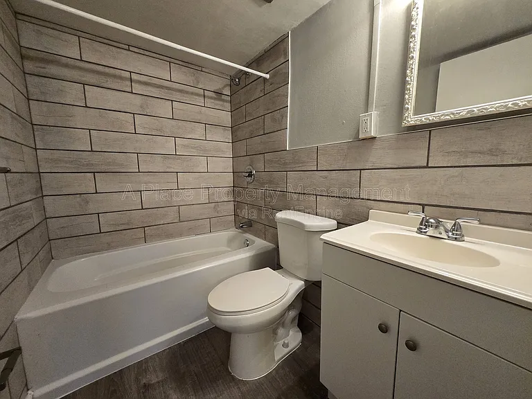 2625 S Big Bend Blvd — Photo 7