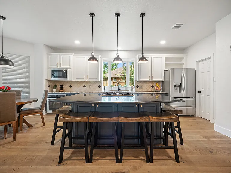 10912 Grassmere Ct — Photo 9