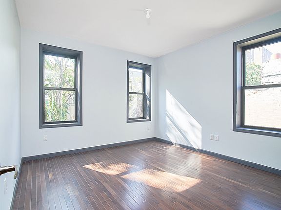 3rd image of 1119 Grant Ave APT 3
