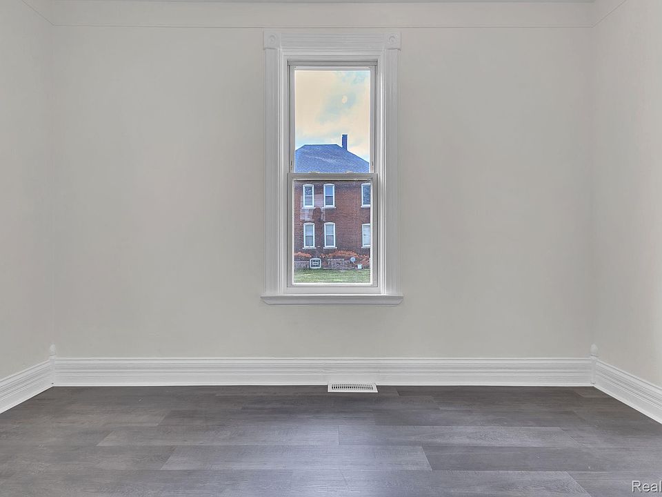 4450 Military St, photo 23