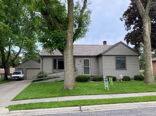 617 Harrison St, Little Chute, WI 54140