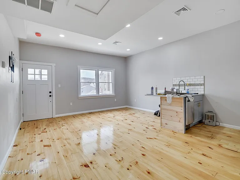 318 Main St #3 — Photo 3